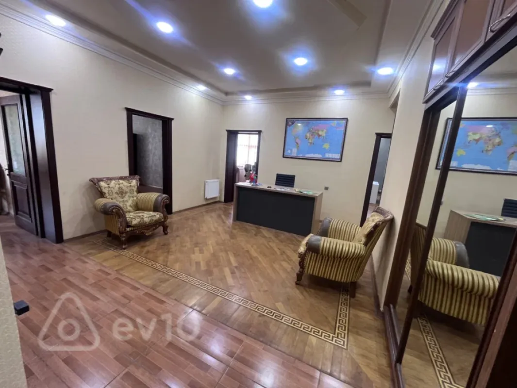 Kirayə verilir 4 otaqlı ofis 250 m²