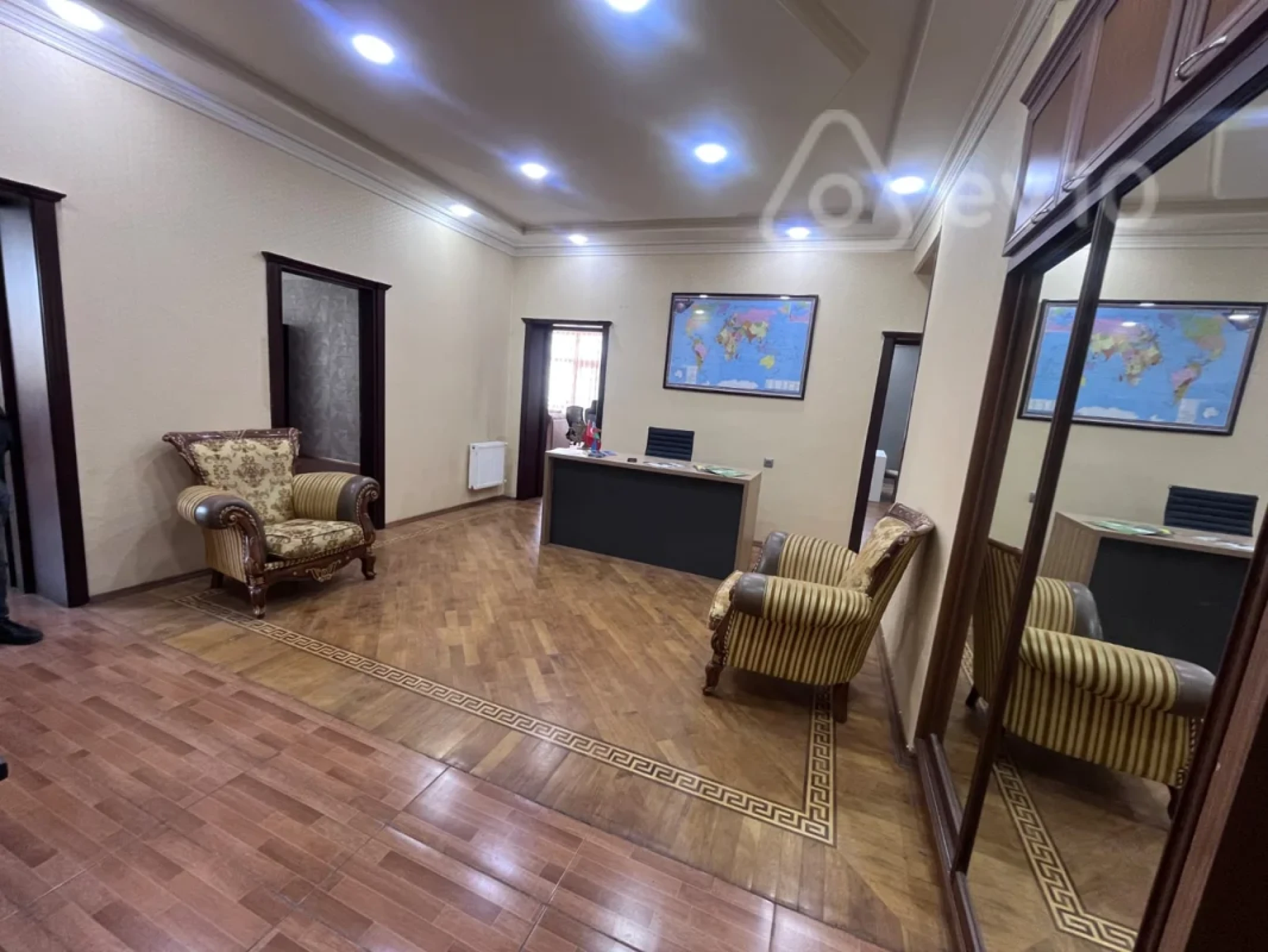 Kirayə verilir 4 otaqlı ofis 250 m²