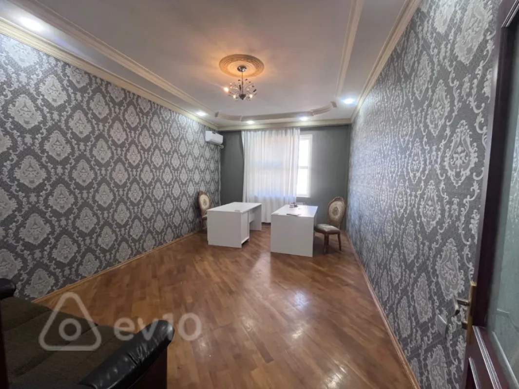 Kirayə verilir 4 otaqlı ofis 250 m²