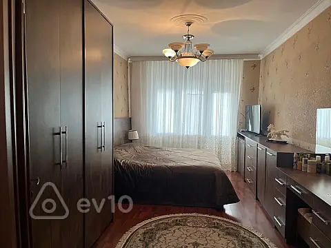 Satılır 5 otaqlı köhnə tikili 116 m²