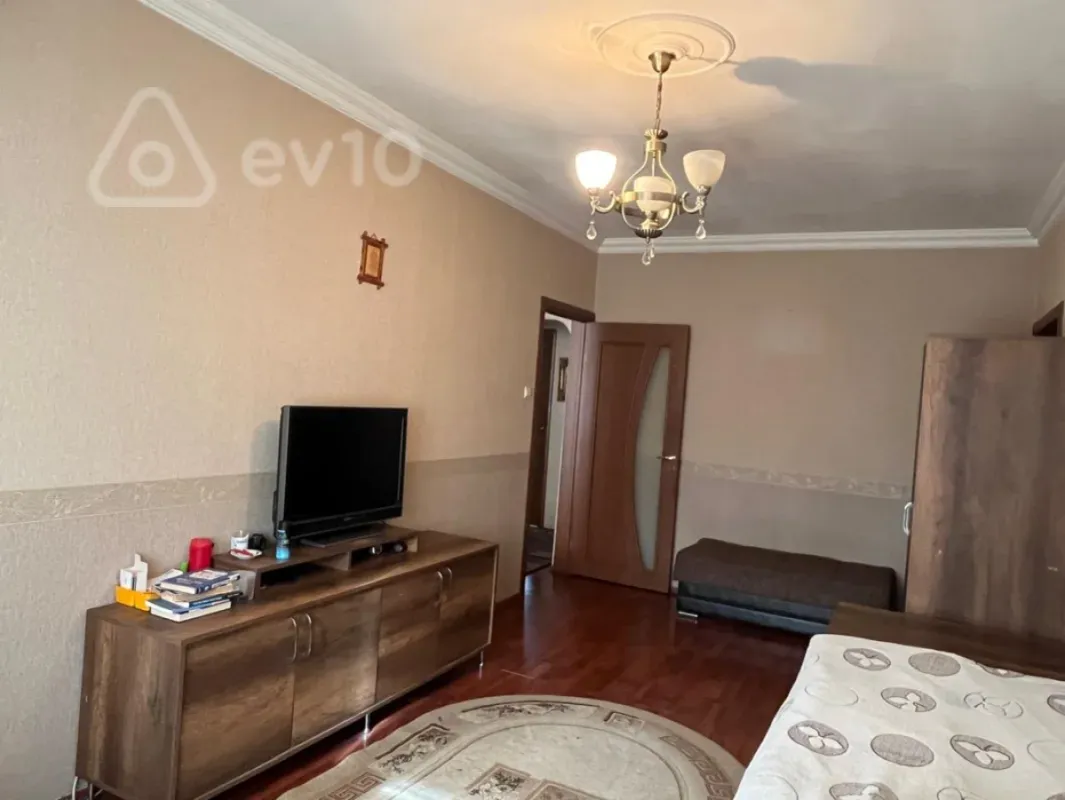 Satılır 5 otaqlı köhnə tikili 116 m²