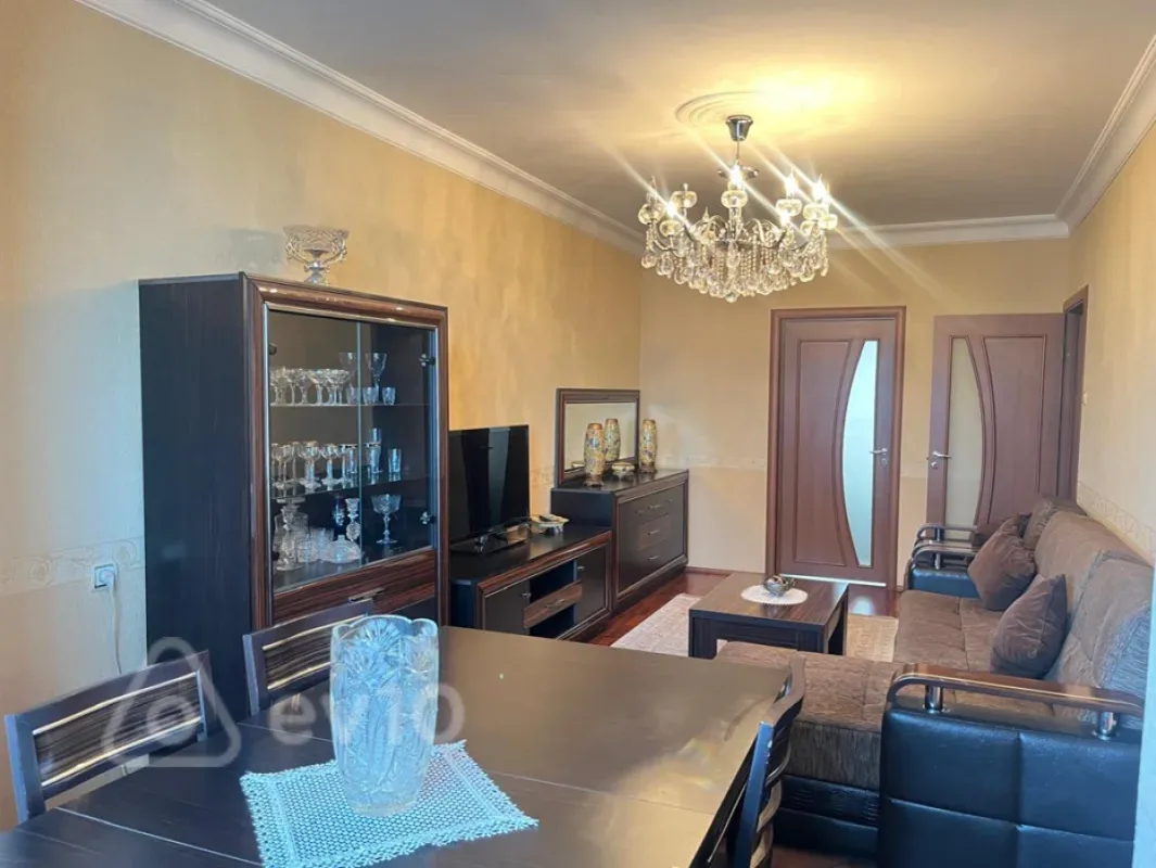Satılır 5 otaqlı köhnə tikili 116 m²