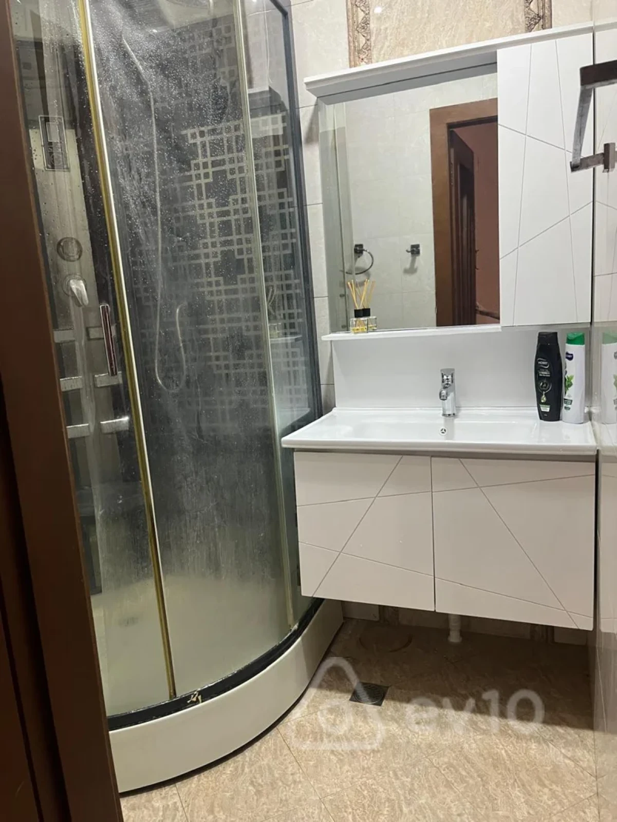 Satılır 5 otaqlı köhnə tikili 116 m²