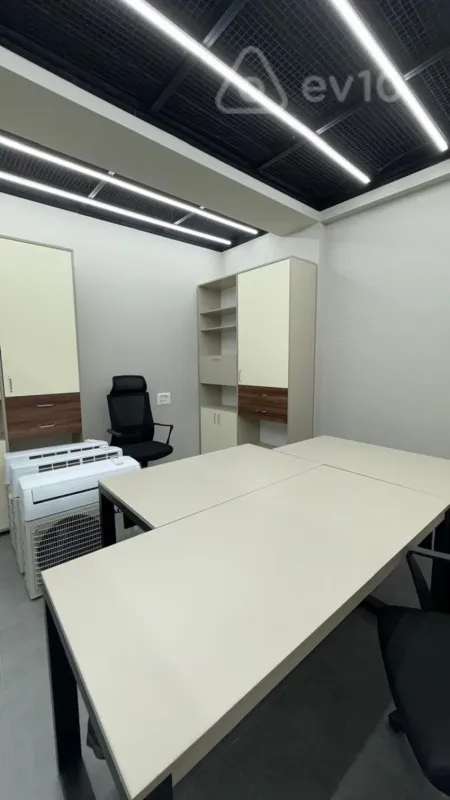 Kirayə verilir 3 otaqlı ofis 120 m²