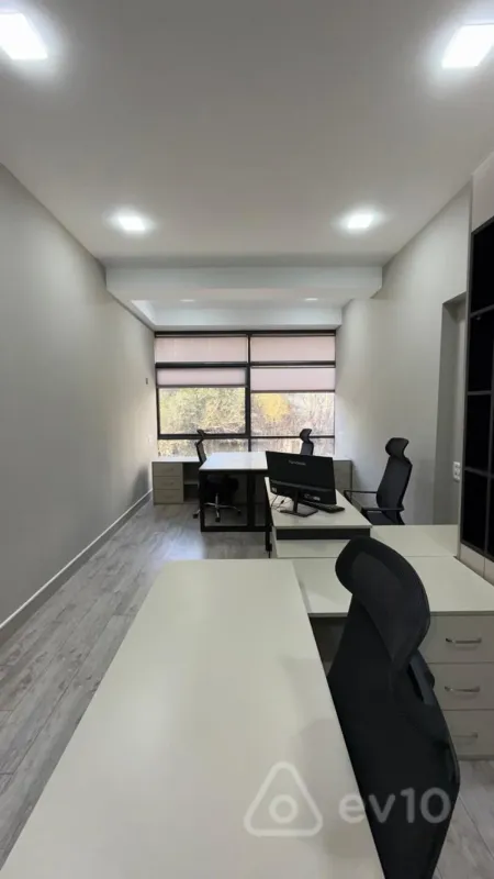 Kirayə verilir 3 otaqlı ofis 120 m²