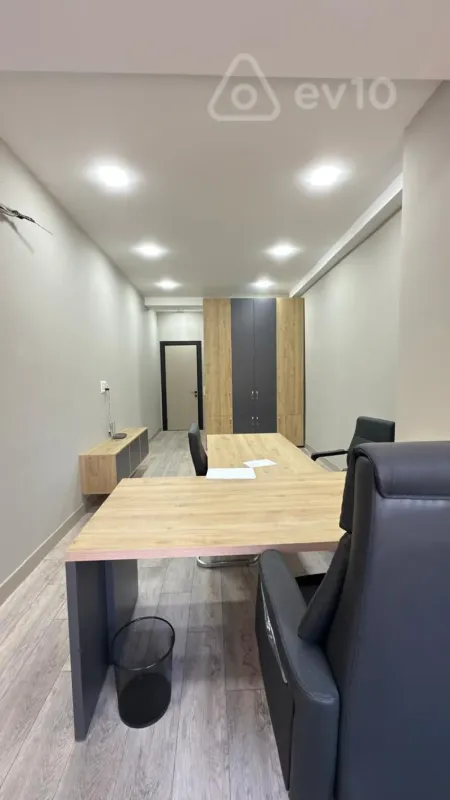 Kirayə verilir 3 otaqlı ofis 120 m²