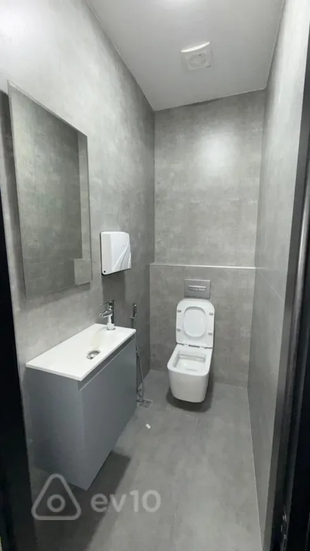 Kirayə verilir 3 otaqlı ofis 120 m²