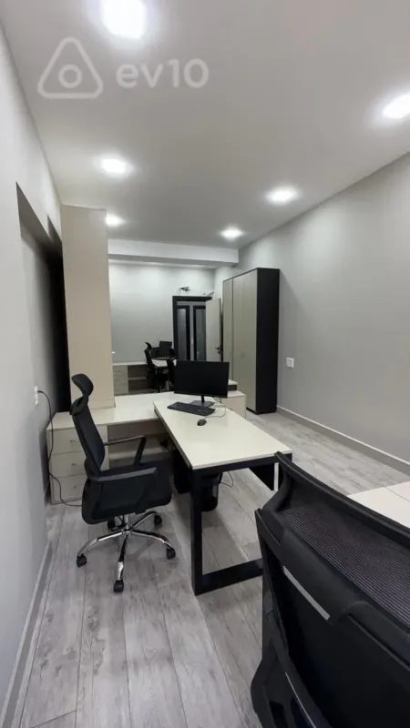 Kirayə verilir 3 otaqlı ofis 120 m²