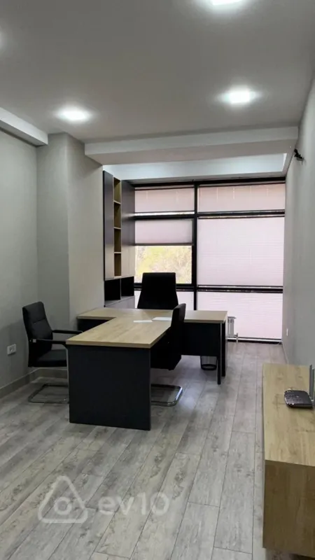Kirayə verilir 3 otaqlı ofis 120 m²