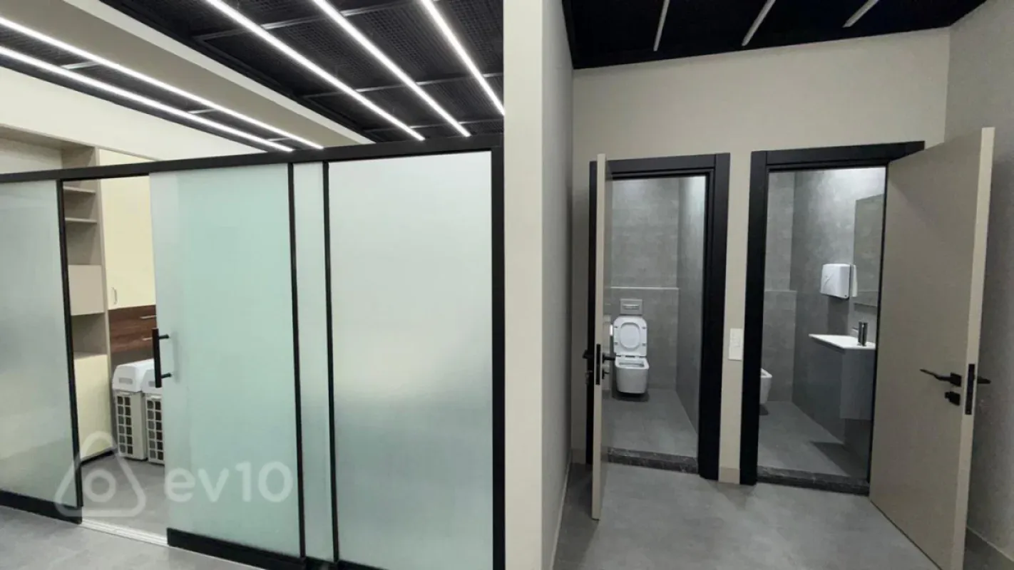 Kirayə verilir 3 otaqlı ofis 120 m²