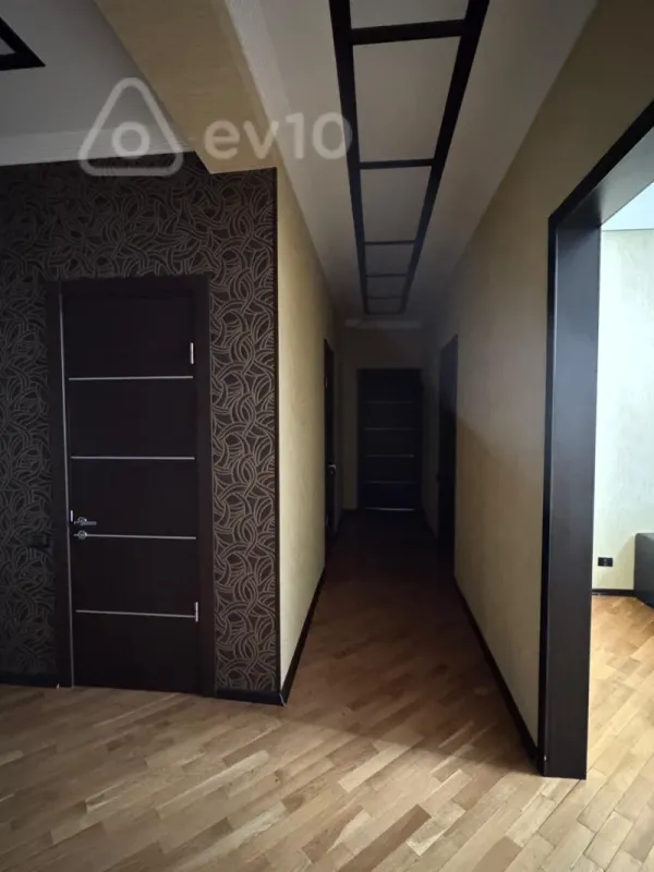 Kirayə verilir 2 otaqlı yeni tikili 110 m²