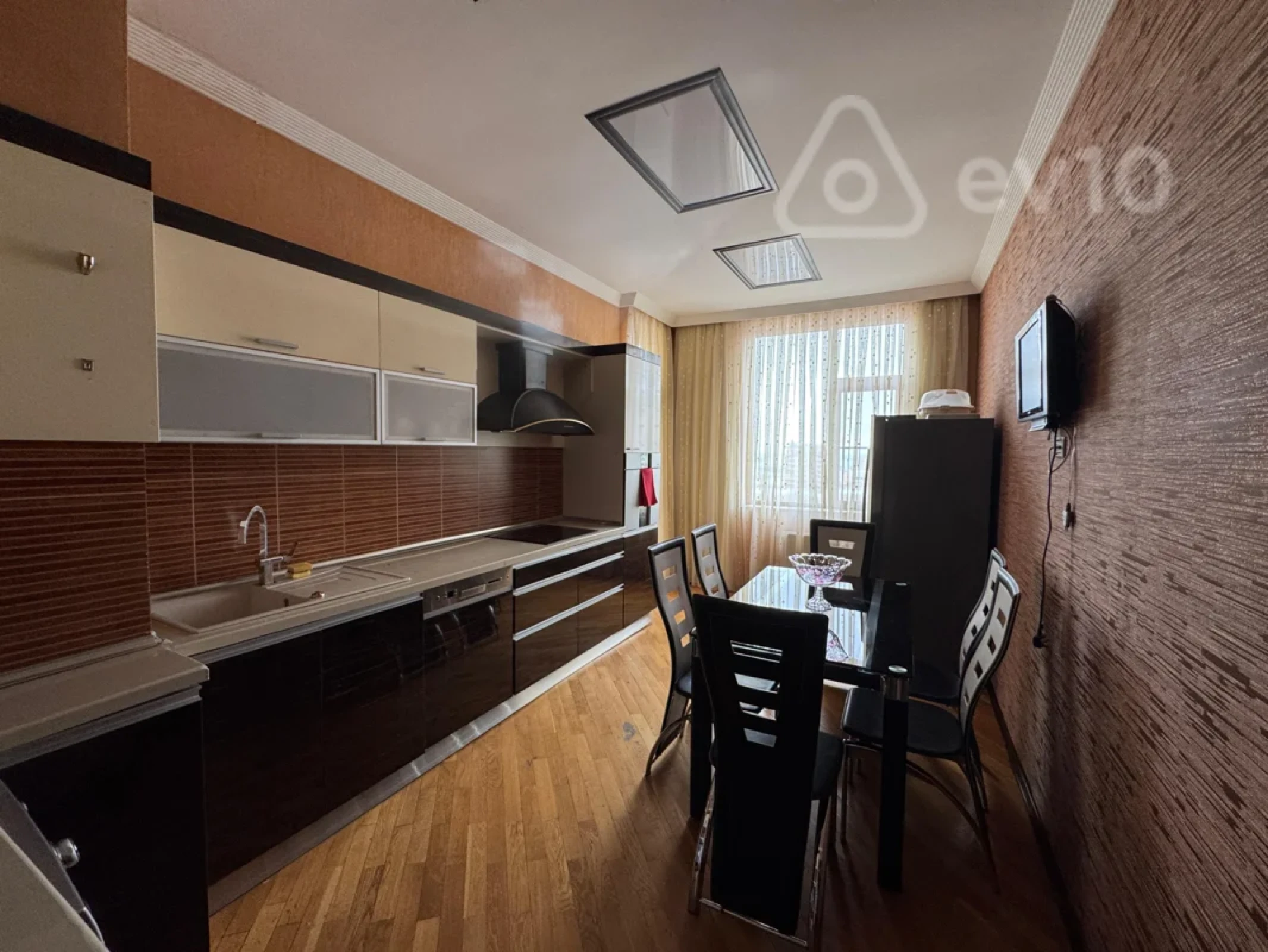 Kirayə verilir 2 otaqlı yeni tikili 110 m²