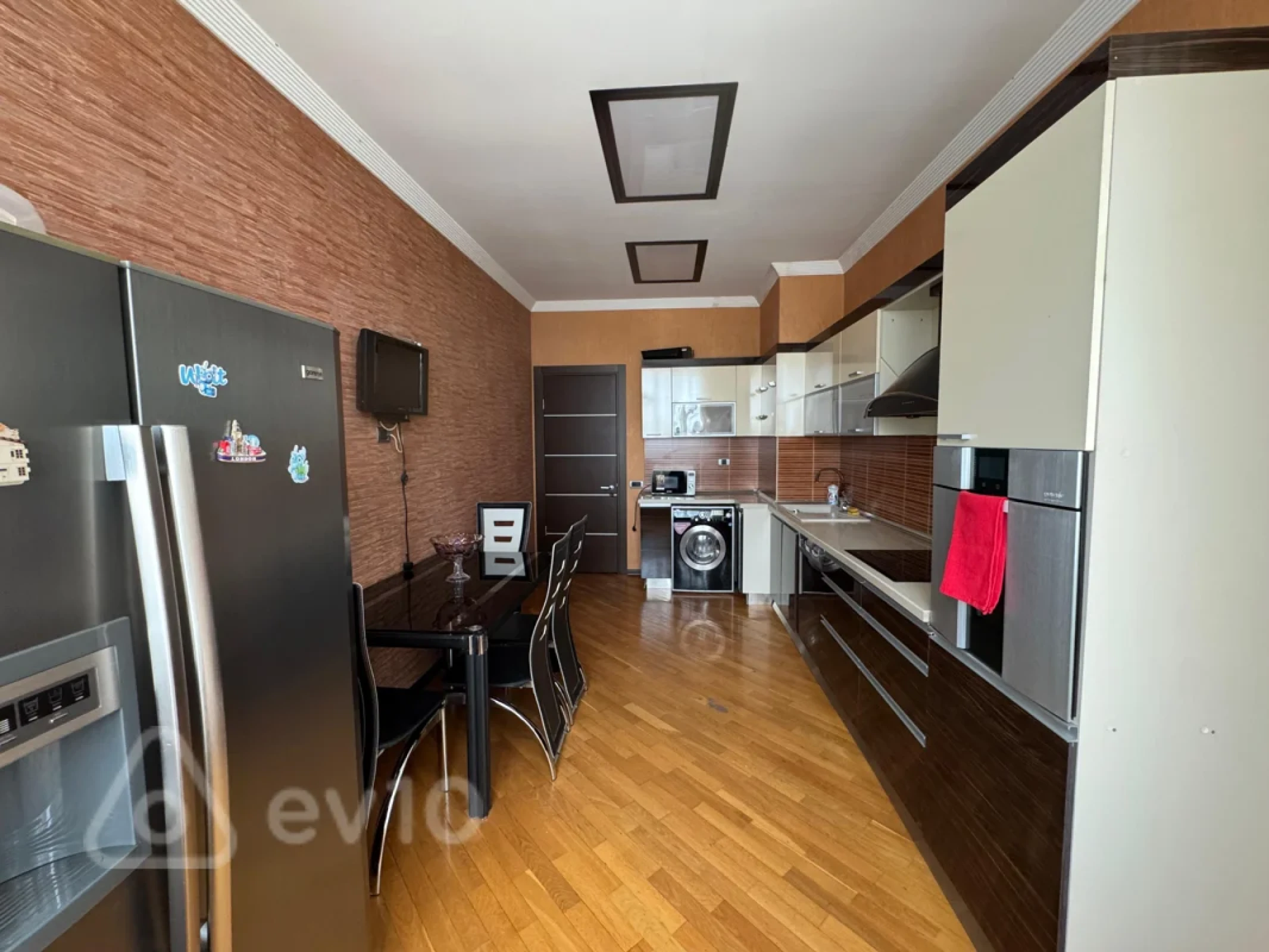 Kirayə verilir 2 otaqlı yeni tikili 110 m²