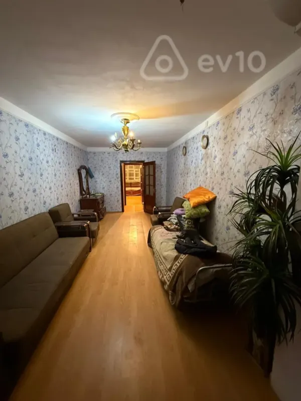Kirayə verilir 2 otaqlı köhnə tikili 55 m²