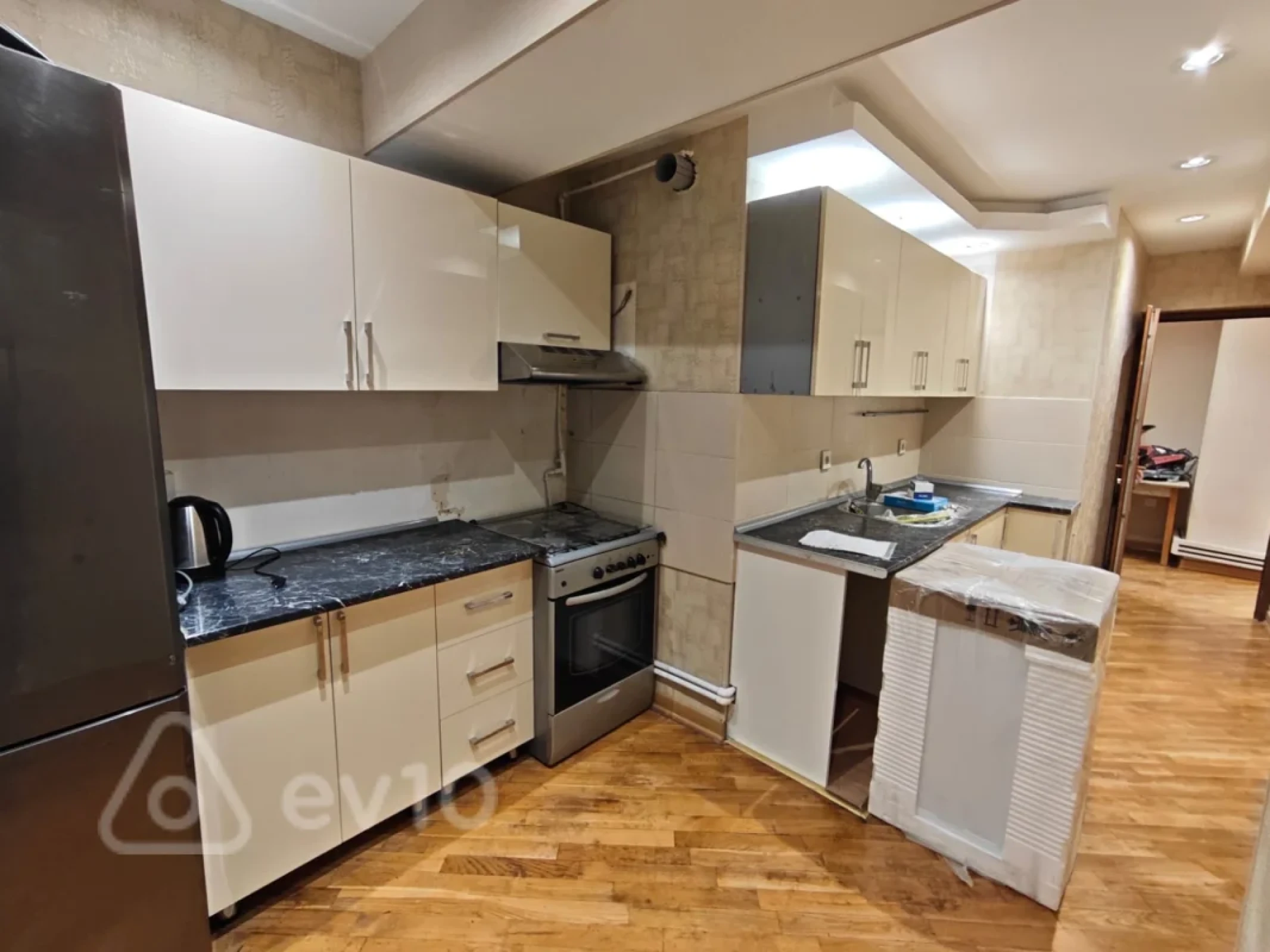 Kirayə verilir 3 otaqlı yeni tikili 85 m²