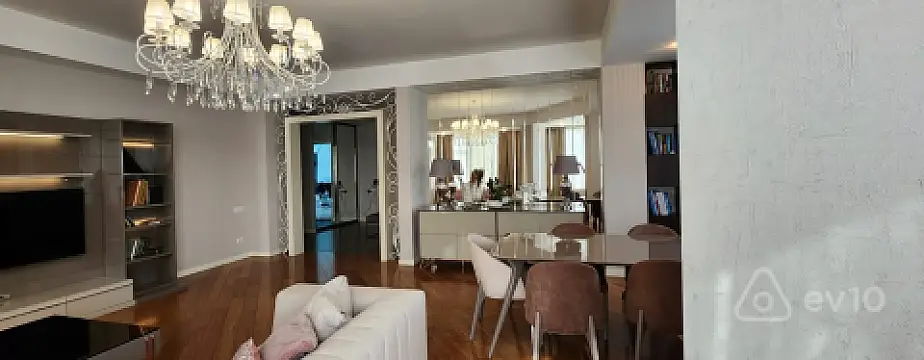 Kirayə verilir 3 otaqlı yeni tikili 160 m²