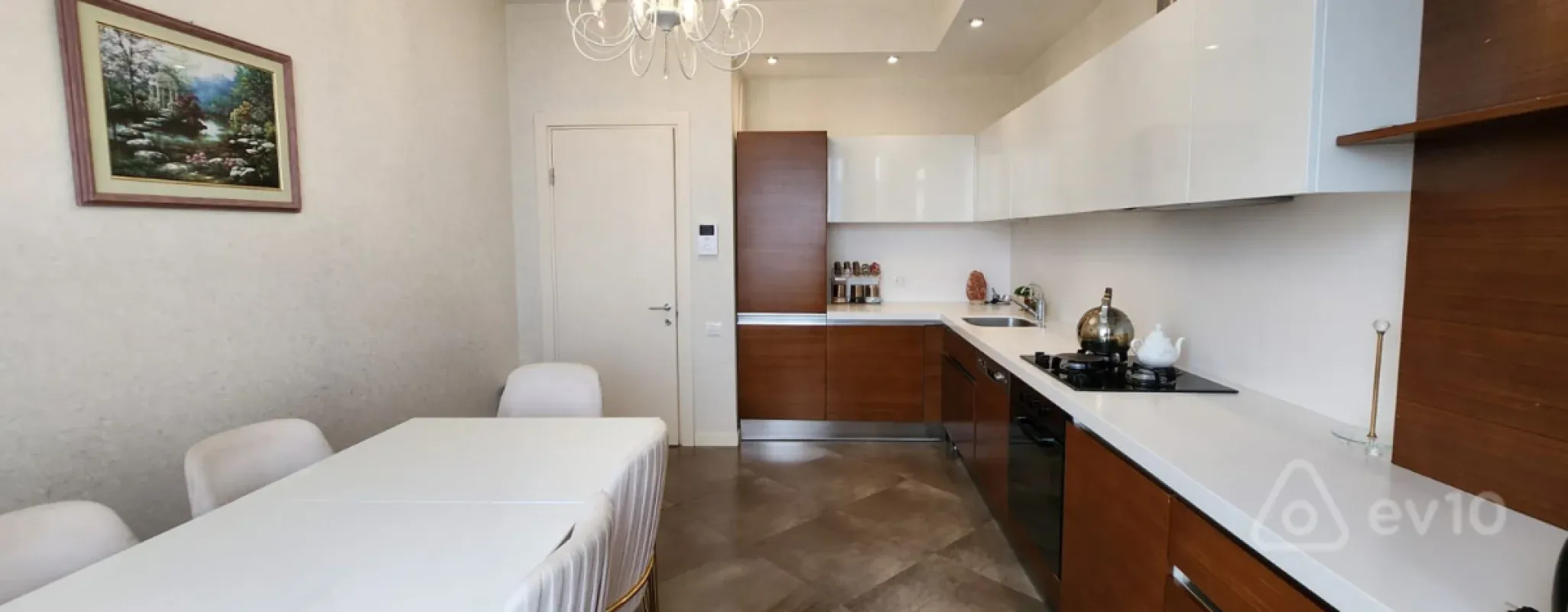 Kirayə verilir 3 otaqlı yeni tikili 160 m²