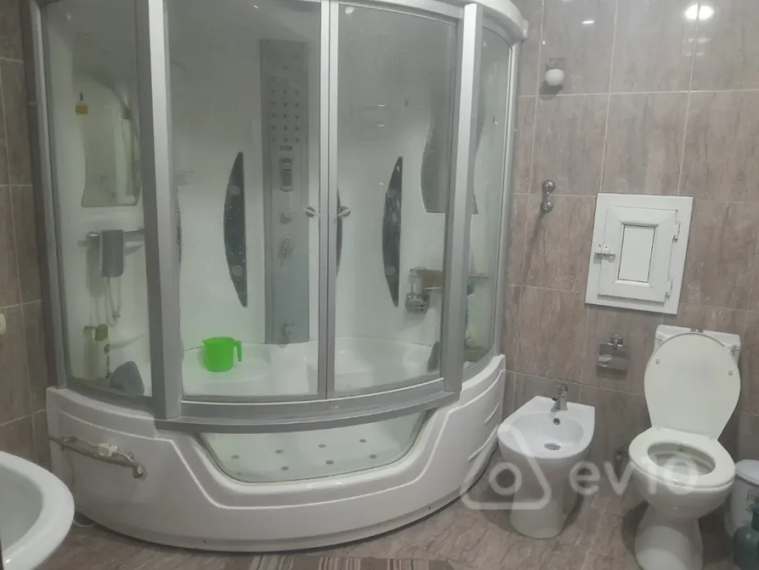 Kirayə verilir 3 otaqlı yeni tikili 110 m²