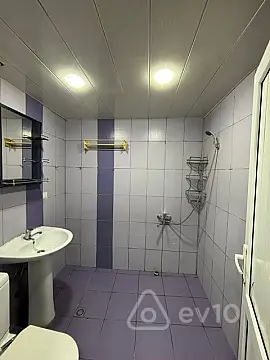Kirayə verilir 3 otaqlı yeni tikili 90 m²