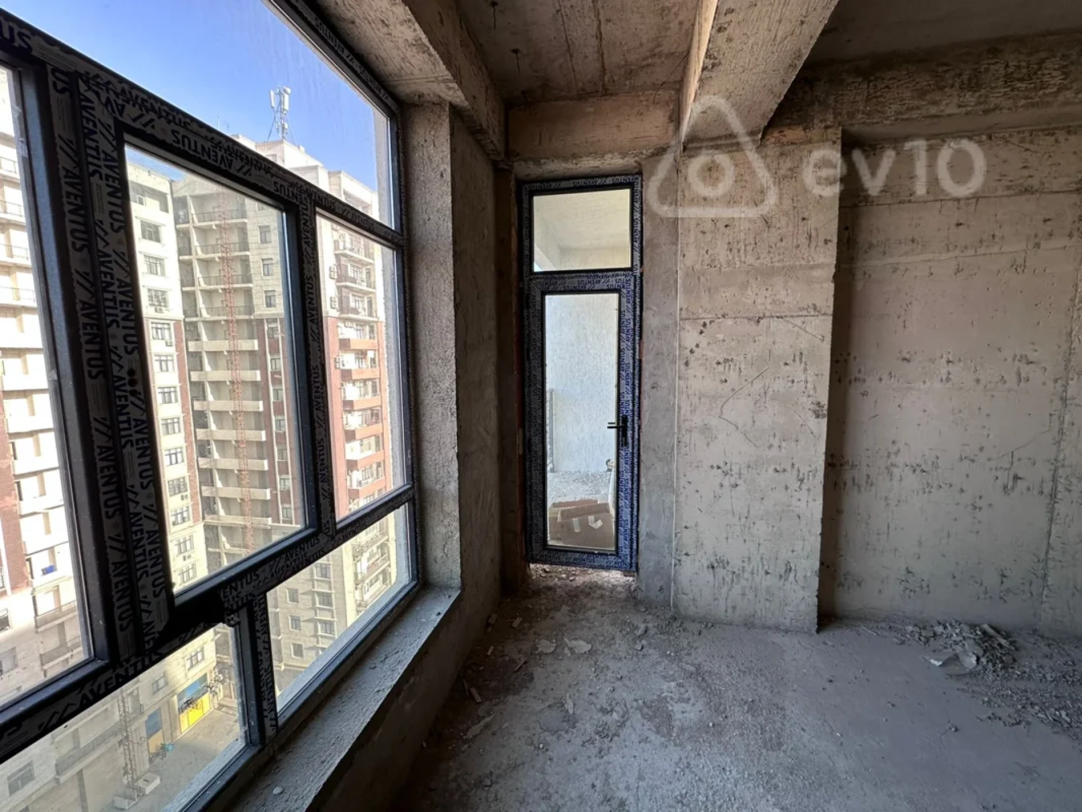 Satılır 2 otaqlı yeni tikili 68.5 m²