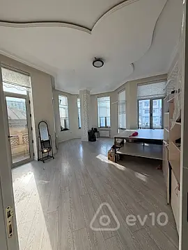 Kirayə verilir 5 otaqlı yeni tikili 360 m²