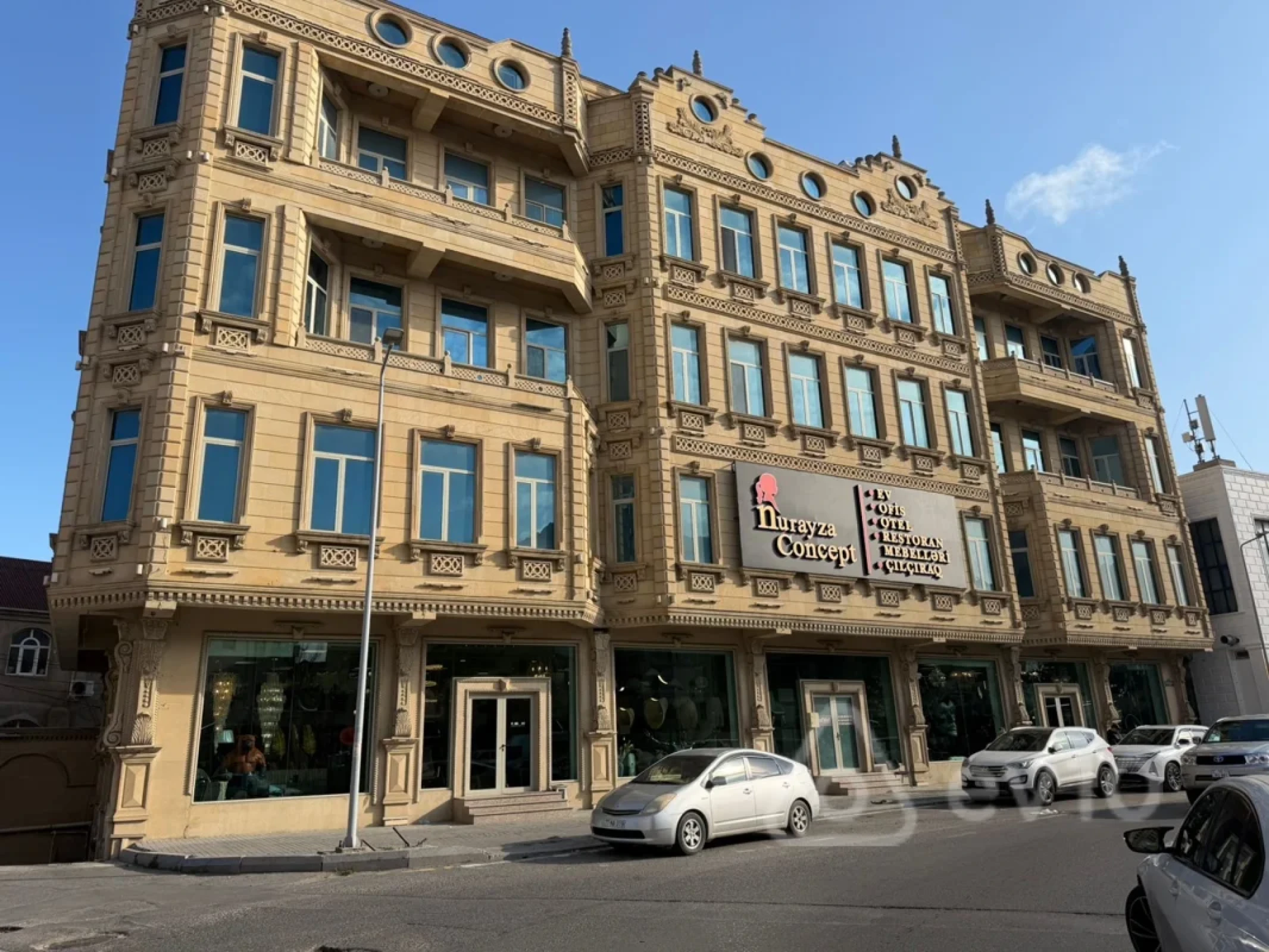 Kirayə verilir 5 otaqlı yeni tikili 360 m²