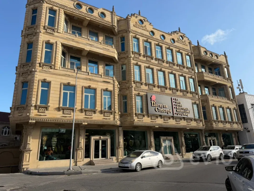 Kirayə verilir 5 otaqlı yeni tikili 360 m²