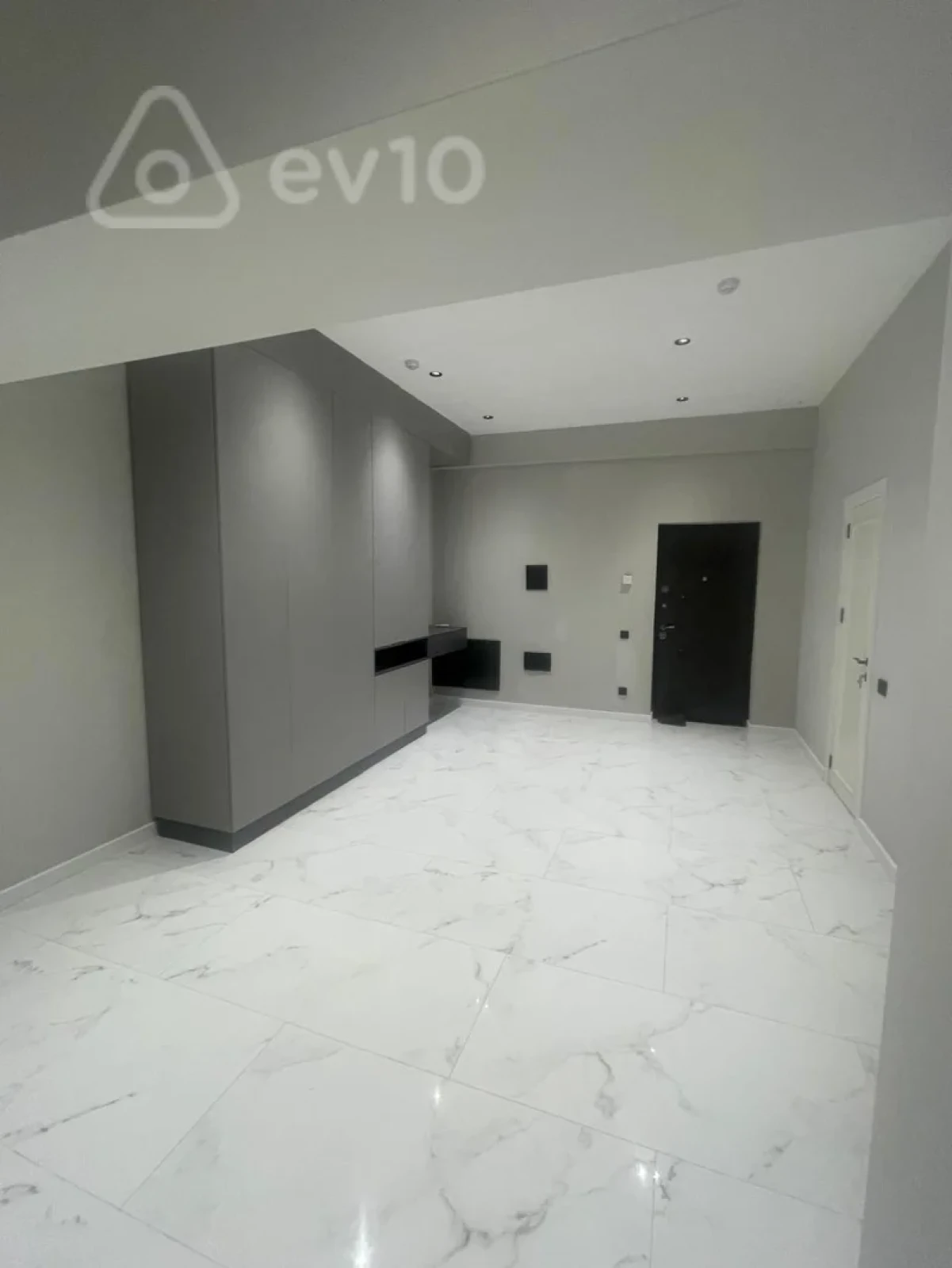 Kirayə verilir 2 otaqlı yeni tikili 117 m²