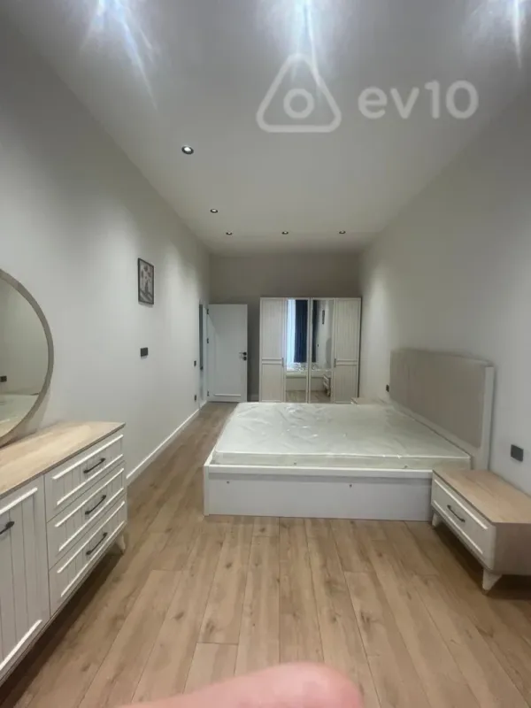 Kirayə verilir 2 otaqlı yeni tikili 117 m²