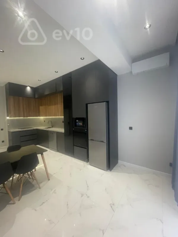 Kirayə verilir 2 otaqlı yeni tikili 117 m²