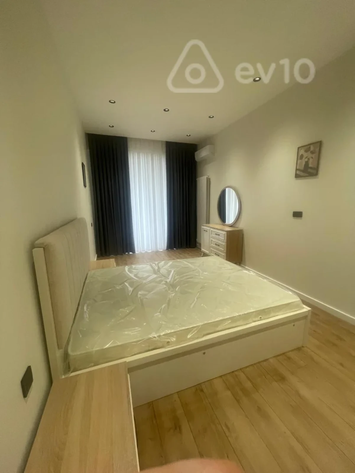 Kirayə verilir 2 otaqlı yeni tikili 117 m²