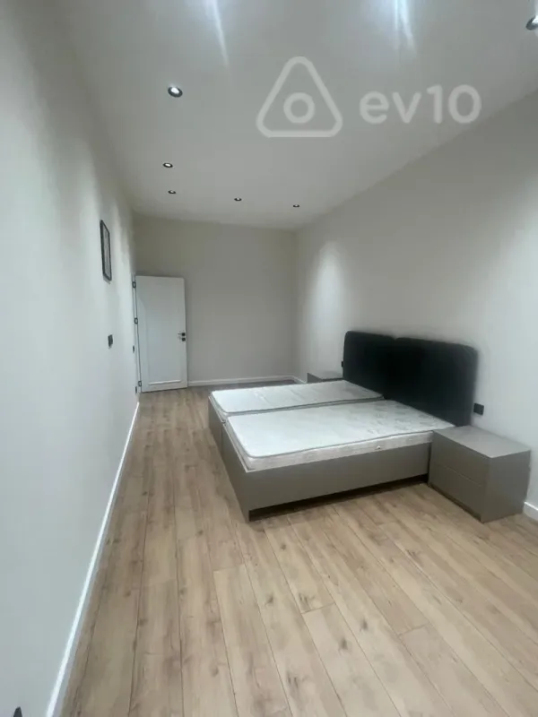 Kirayə verilir 2 otaqlı yeni tikili 117 m²
