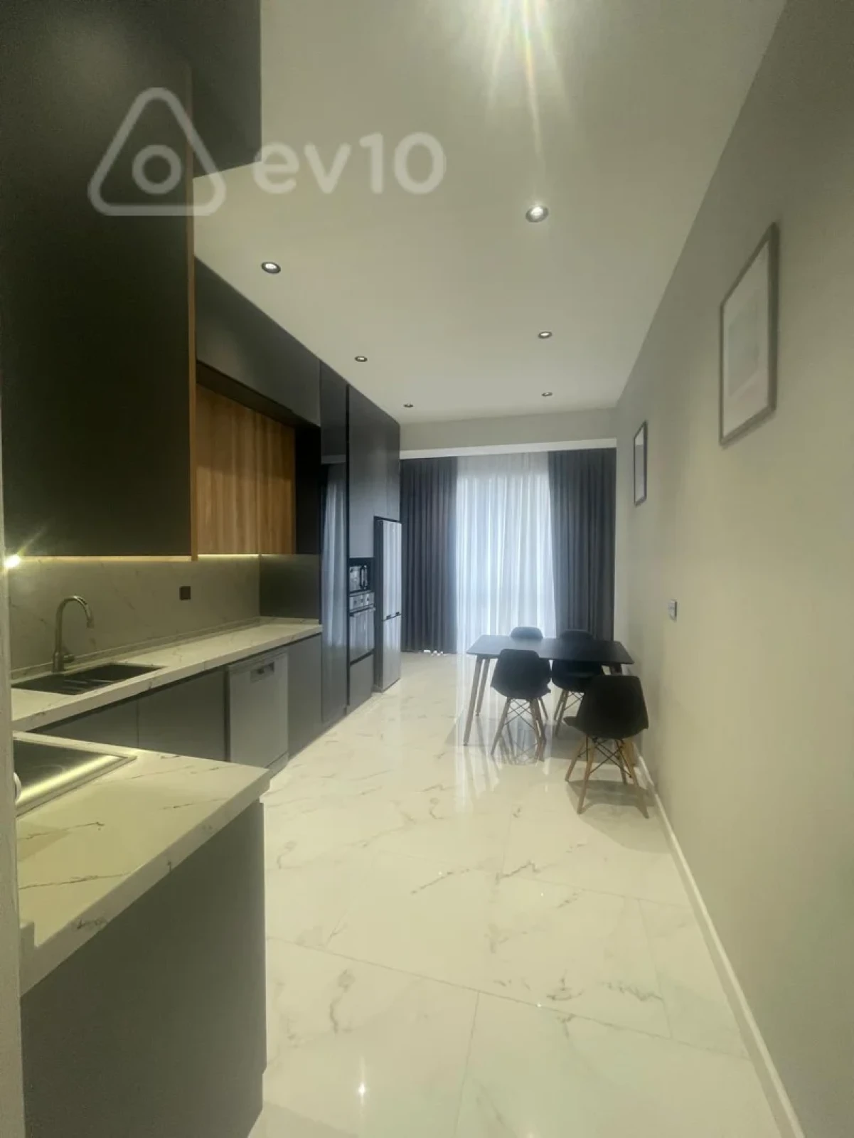Kirayə verilir 2 otaqlı yeni tikili 117 m²