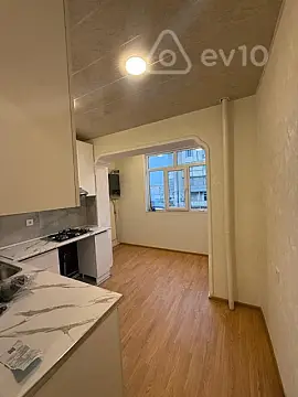 Kirayə verilir 2 otaqlı köhnə tikili 50 m²