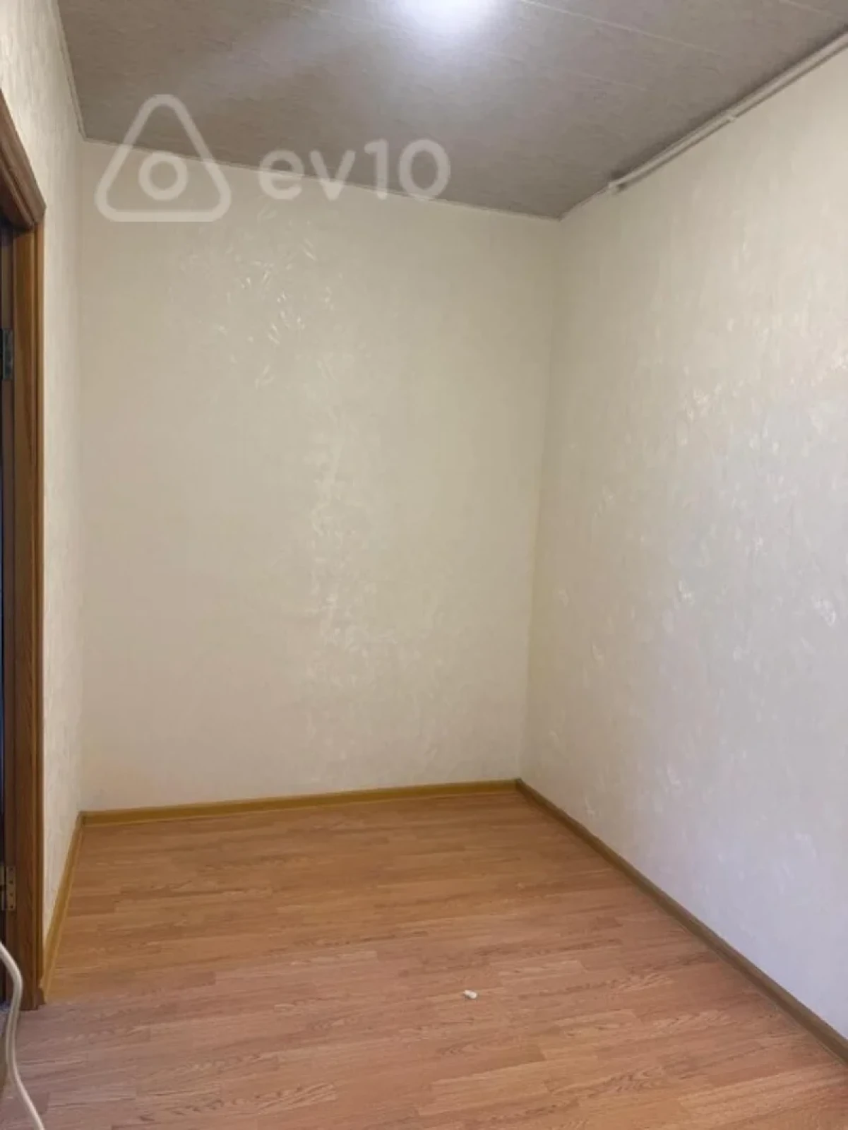 Kirayə verilir 2 otaqlı köhnə tikili 50 m²