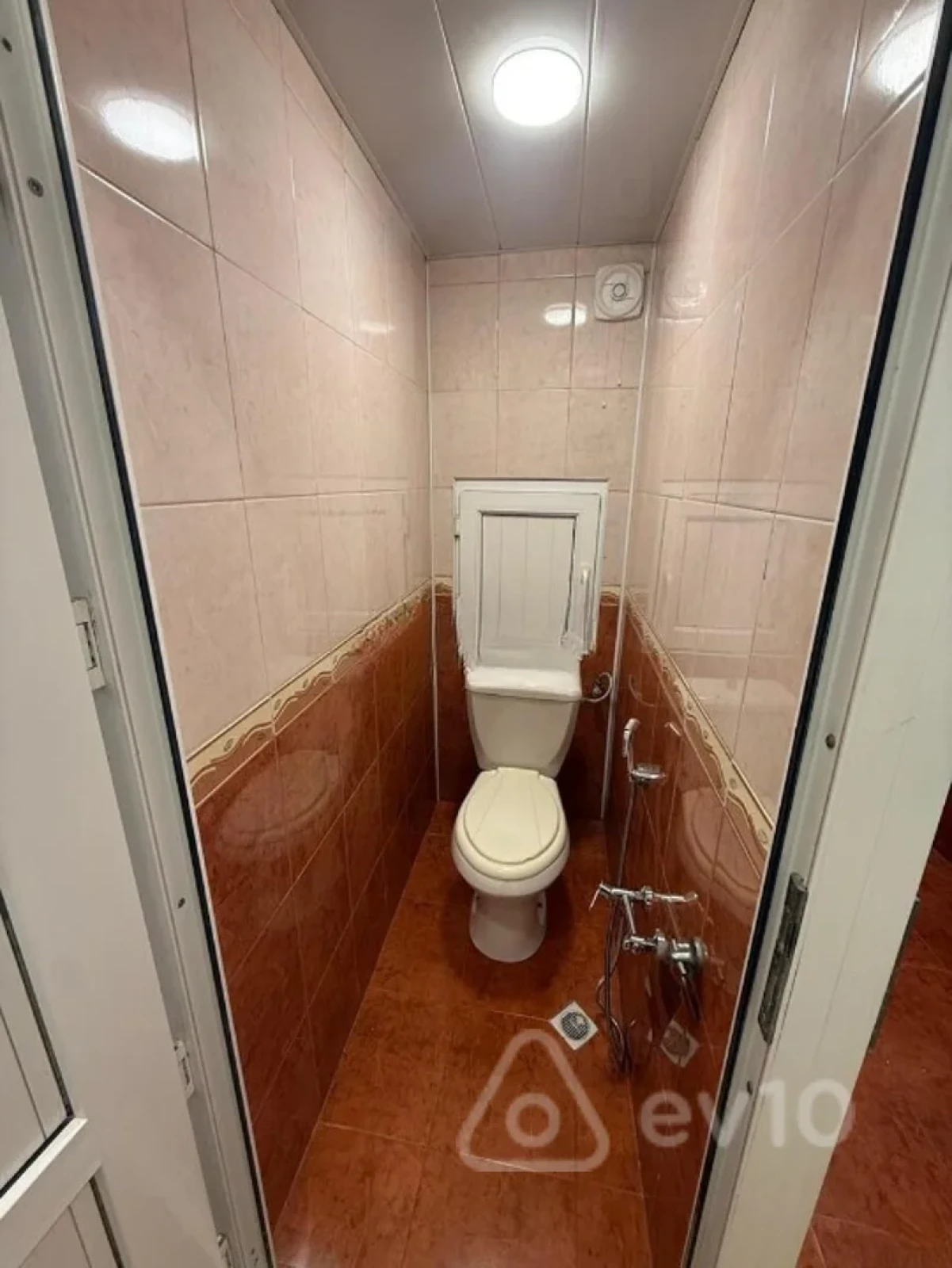 Kirayə verilir 2 otaqlı köhnə tikili 50 m²