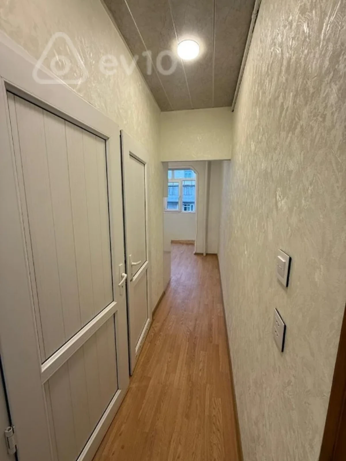 Kirayə verilir 2 otaqlı köhnə tikili 50 m²