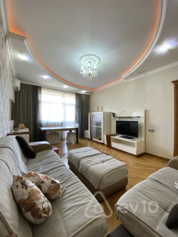 Kirayə verilir 3 otaqlı yeni tikili 115 m²