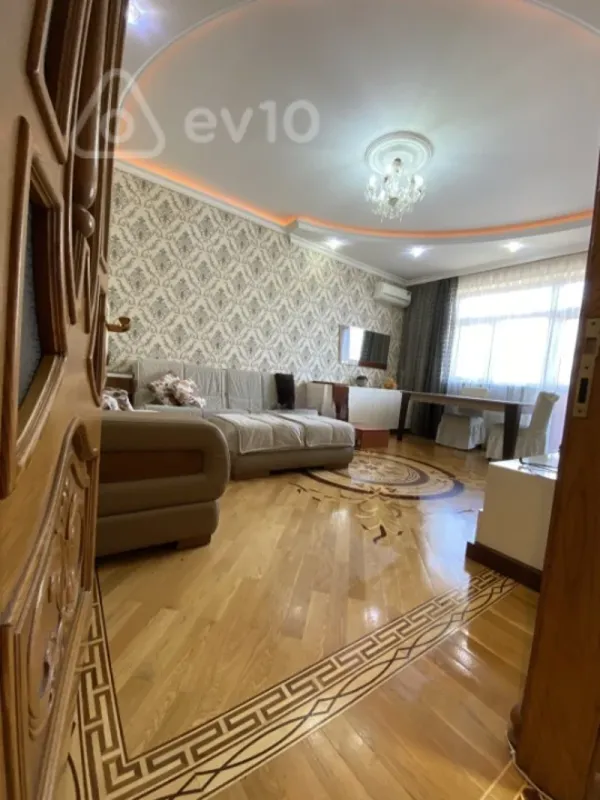 Kirayə verilir 3 otaqlı yeni tikili 115 m²