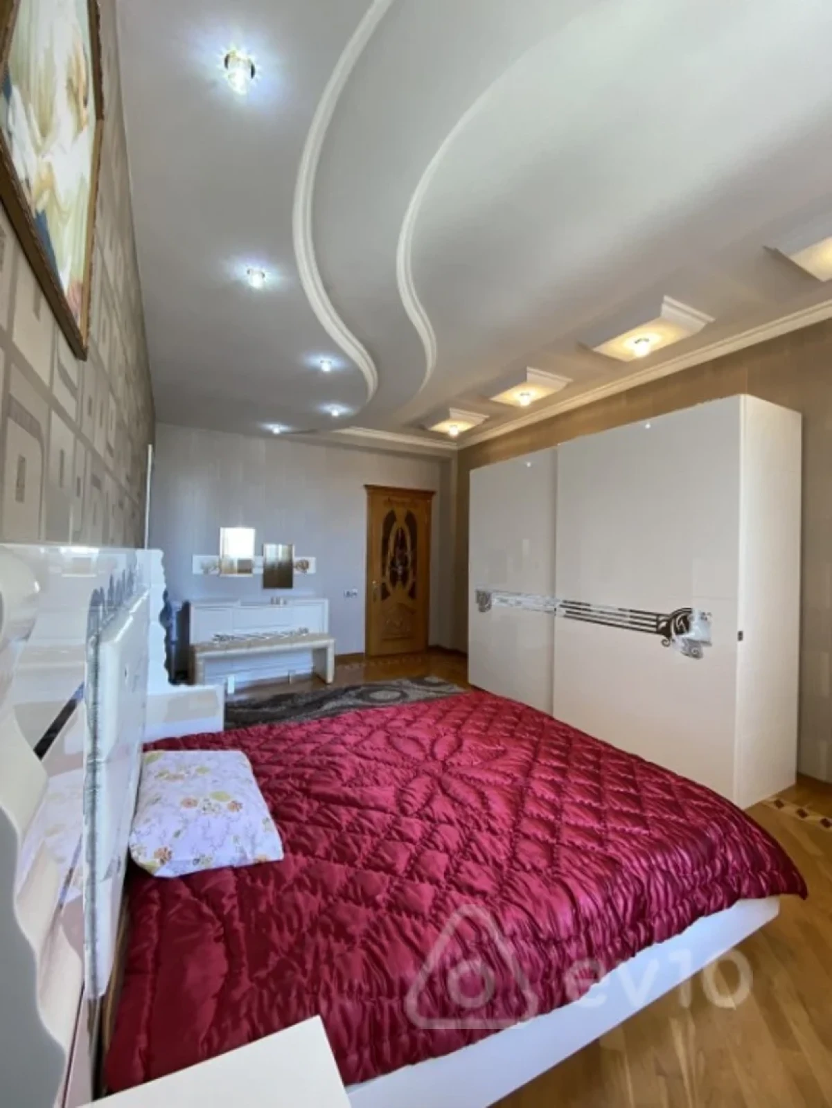 Kirayə verilir 3 otaqlı yeni tikili 115 m²