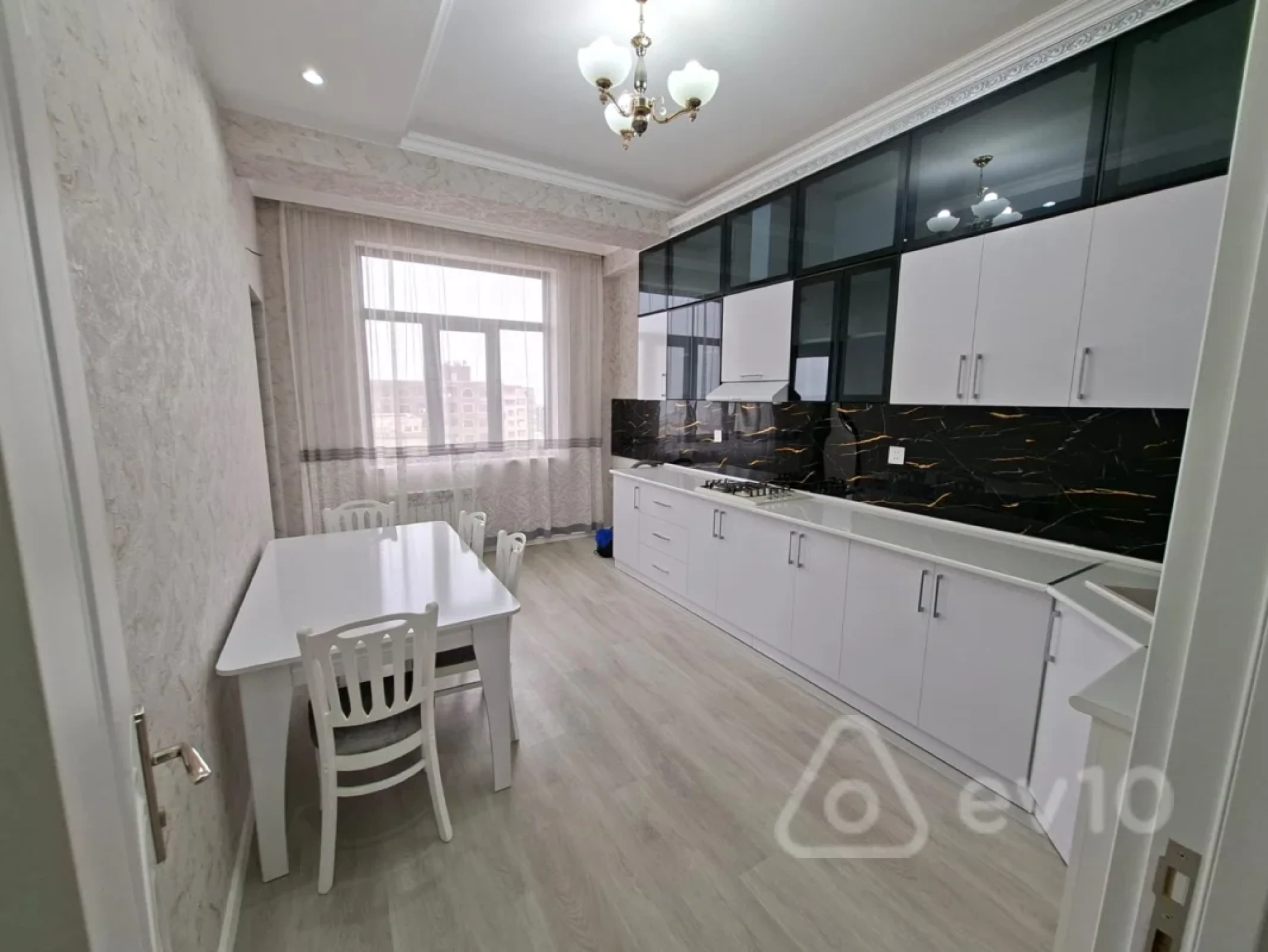 Kirayə verilir 2 otaqlı yeni tikili 83 m²