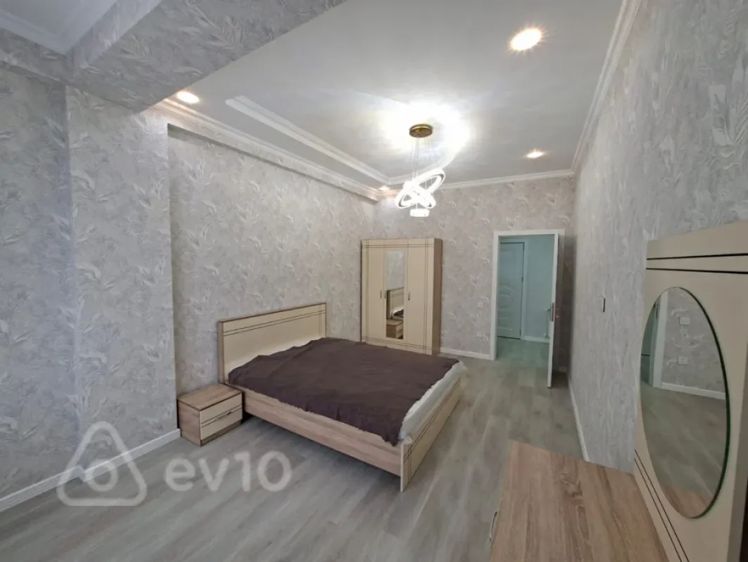 Kirayə verilir 2 otaqlı yeni tikili 83 m²