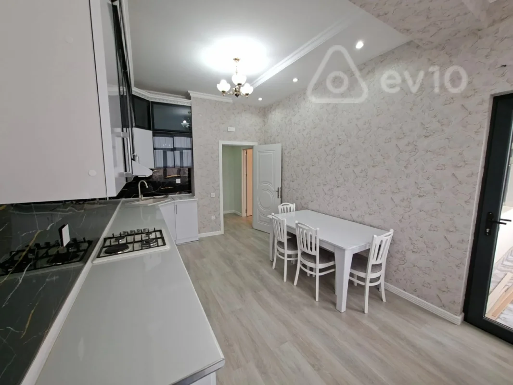 Kirayə verilir 2 otaqlı yeni tikili 83 m²
