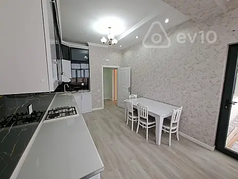 Kirayə verilir 2 otaqlı yeni tikili 83 m²
