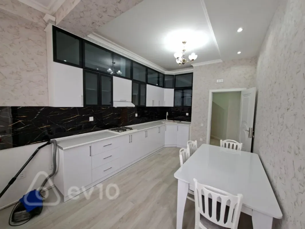 Kirayə verilir 2 otaqlı yeni tikili 83 m²