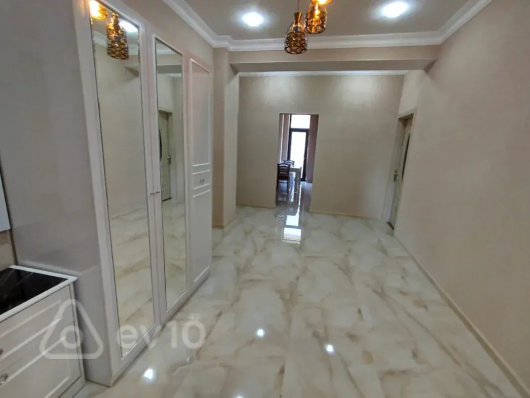 Kirayə verilir 3 otaqlı yeni tikili 125 m²