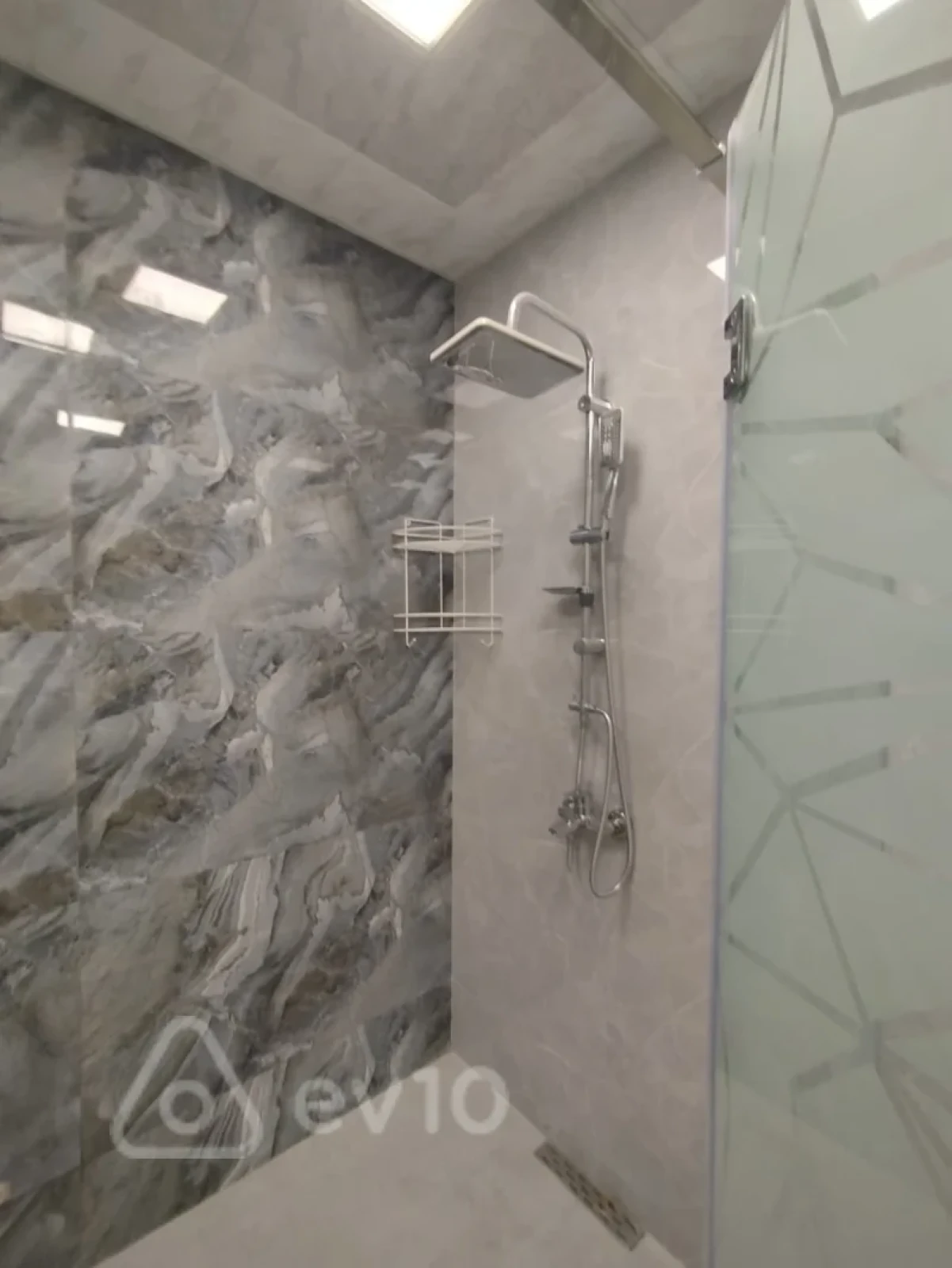 Kirayə verilir 3 otaqlı yeni tikili 125 m²