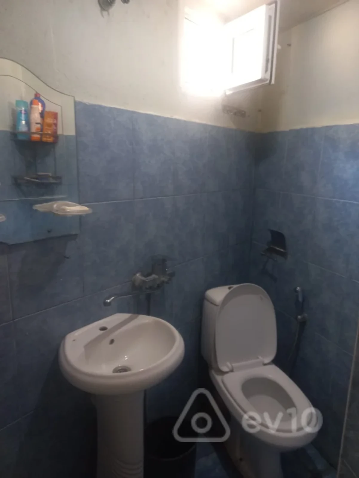 Kirayə verilir 2 otaqlı həyət evi 50 m²