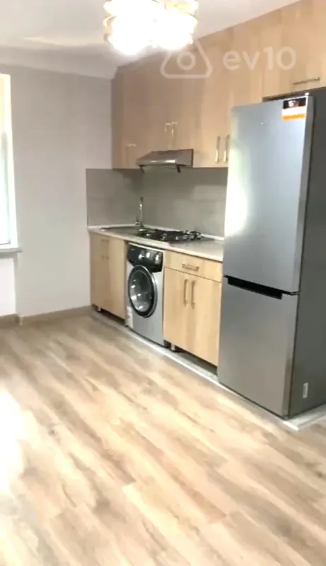 Kirayə verilir 2 otaqlı köhnə tikili 45 m²