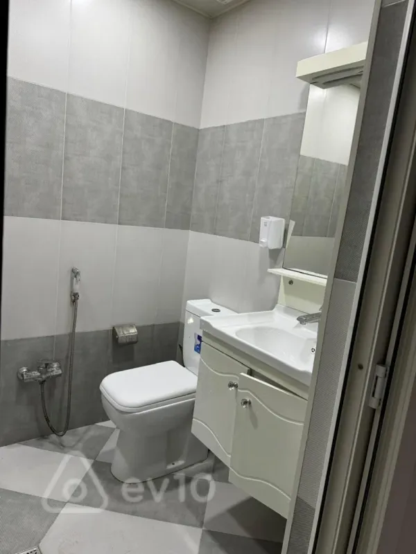 Kirayə verilir 2 otaqlı yeni tikili 50 m²